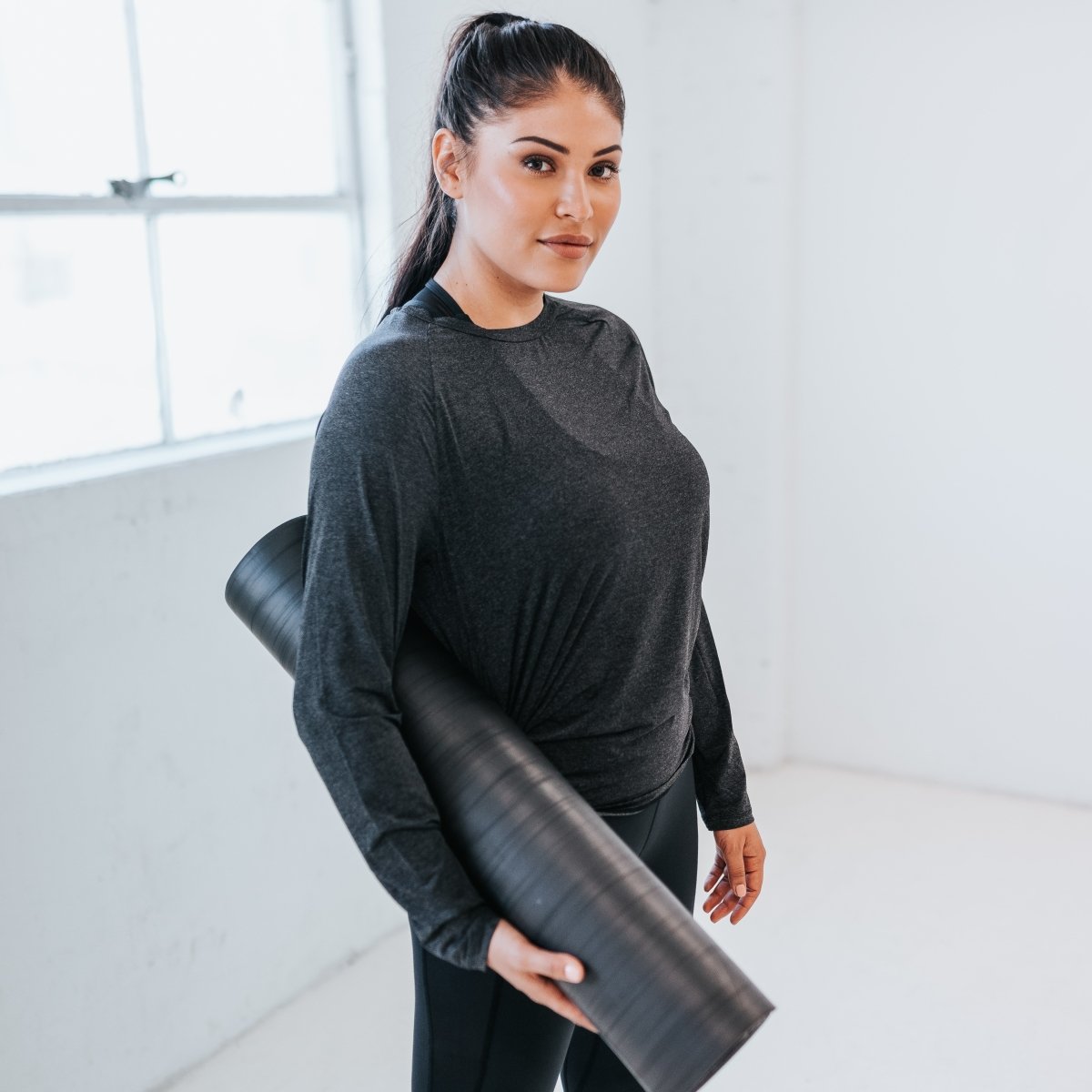 Barre Long Sleeve 2 - Black - Senita Athletics