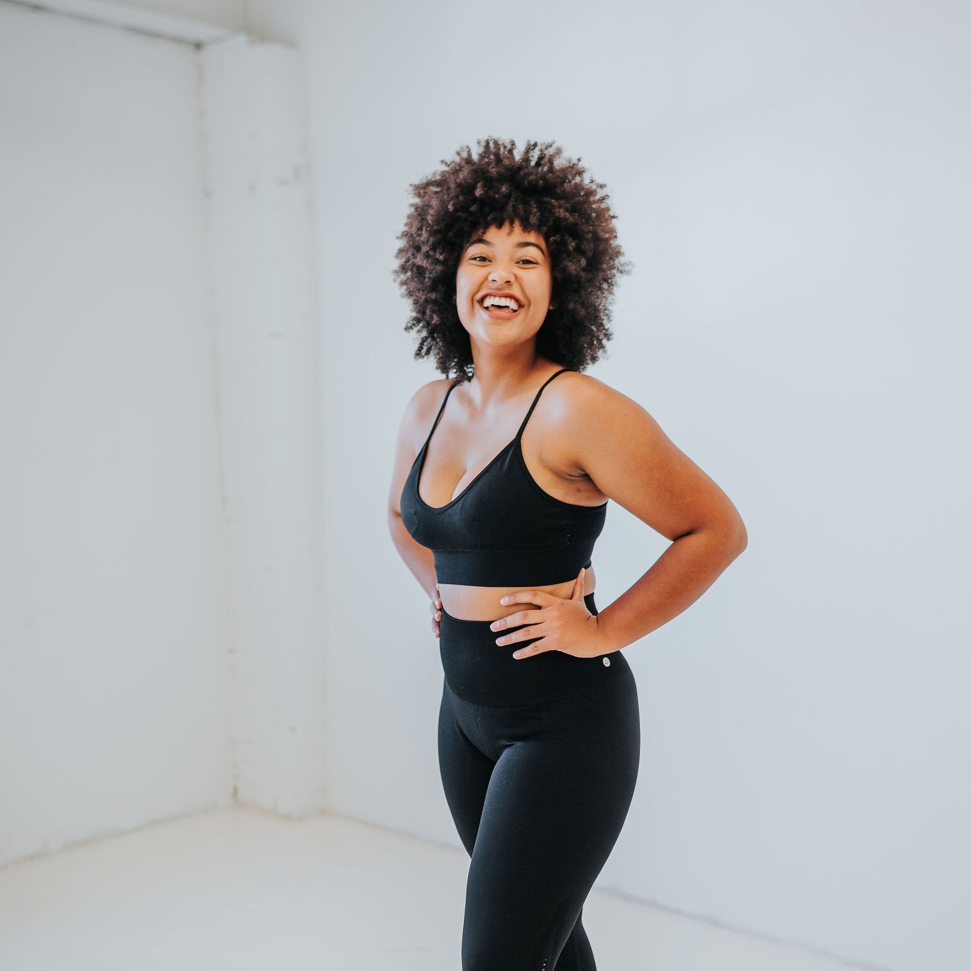 Beyond Seamless Sports Bra - Black - Senita Athletics