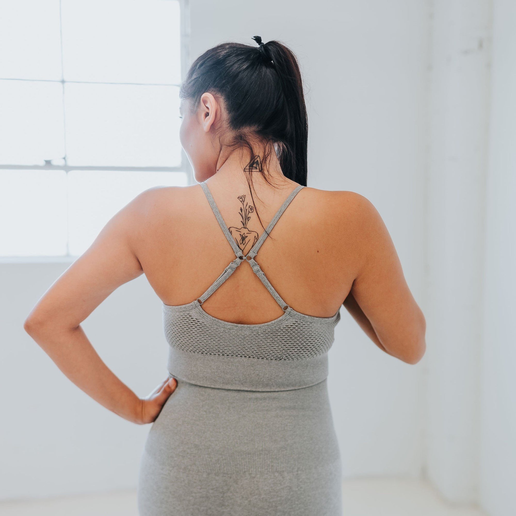 seamless bra for bodycon dress Beyond Seamless Sports Bra - Gray