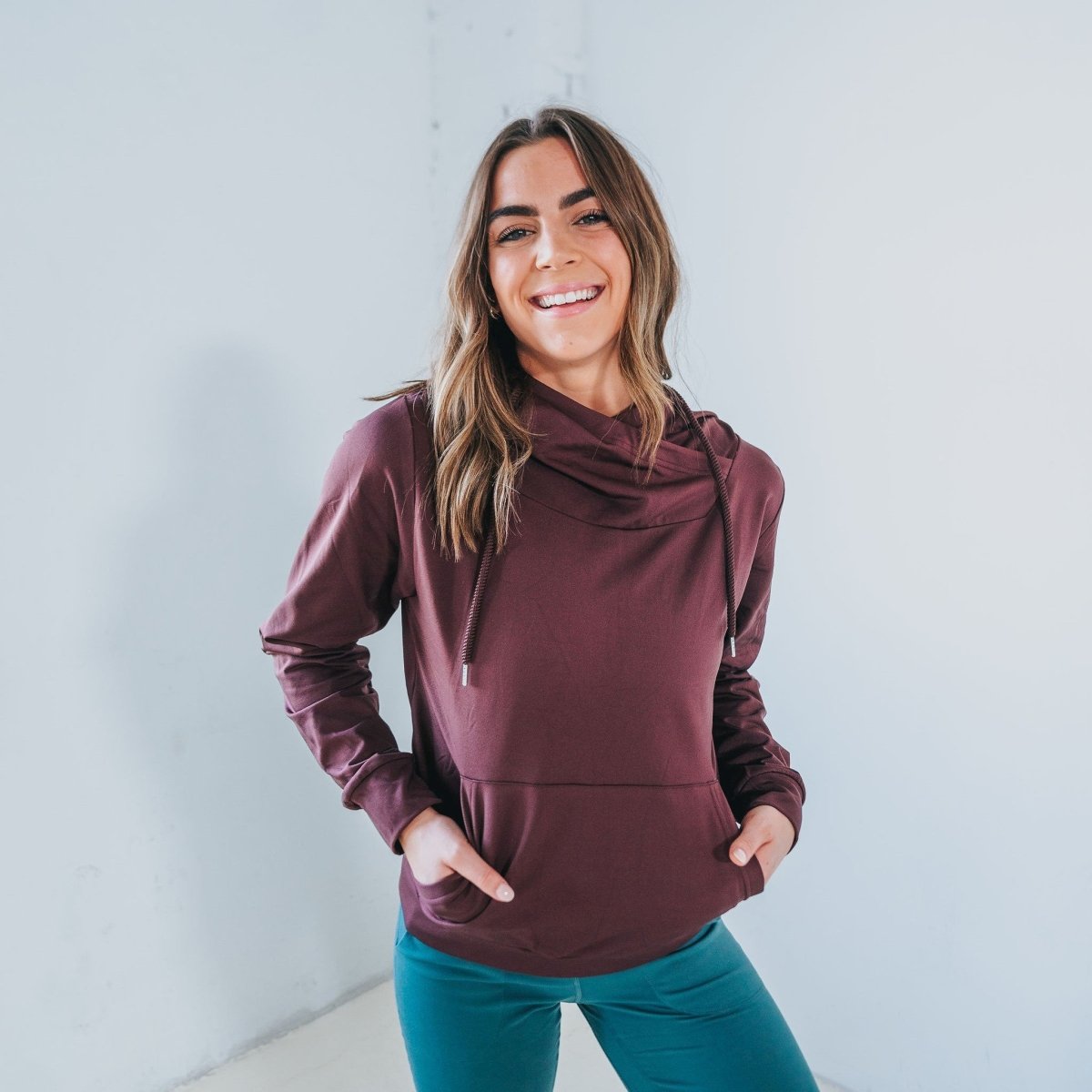 Cali Hoodie - Fossil - Senita Athletics