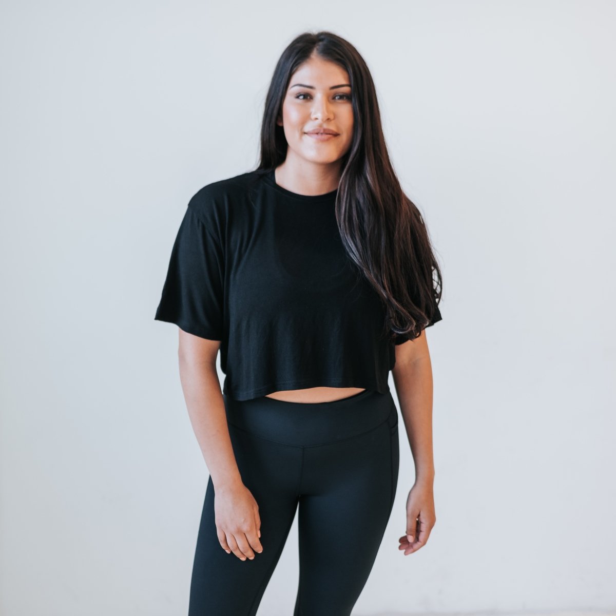 Easy Tee - Black - Senita Athletics